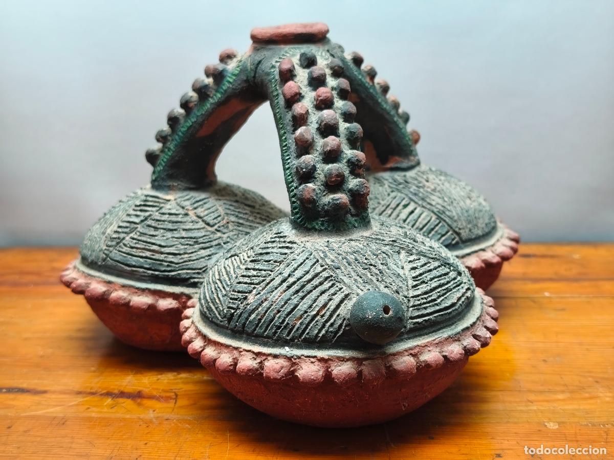 Arte: Recipiente de barro para beber, saqamoli, islas Fiyi &middot; vasija de agua &middot; Arte Ocean&iacute;a