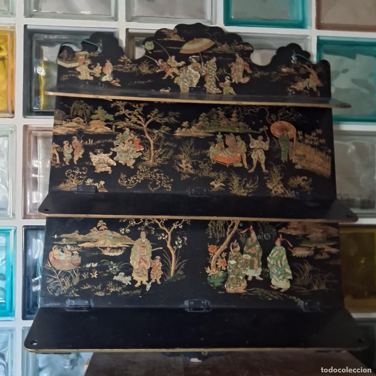 Arte: Estanteria de colgar de papiermache Japonnesa epi a Meiji S.XIX lacada Epoca Mada Epoca Meiji S.XIC