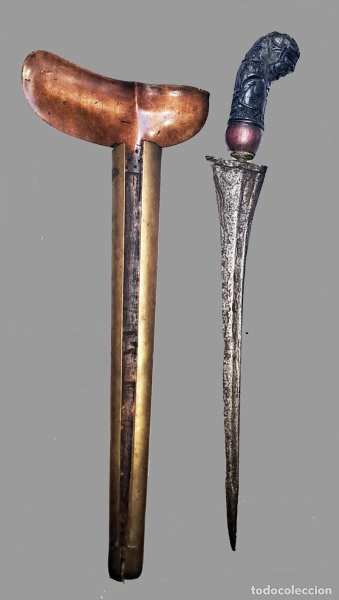 Arte: Keris Pusaka Cirebon Antiguo (Sepuh) - Hoja Asim&eacute;trica de Combate, Empu&ntilde;adura de Bhima (Bima)