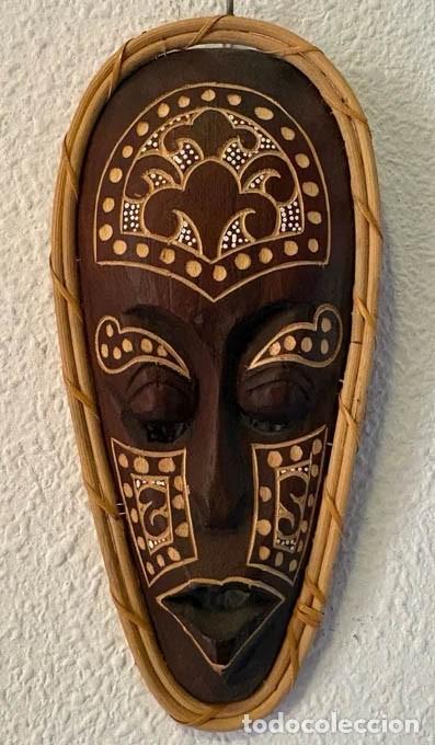 Arte: Mascara decorativa procedente de Oceania. 28 x 12 cm