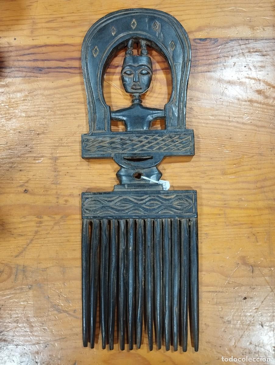 Arte: PEINE CEREMONIAL TRIBAL AFRICANO EN MADERA TALLADA.