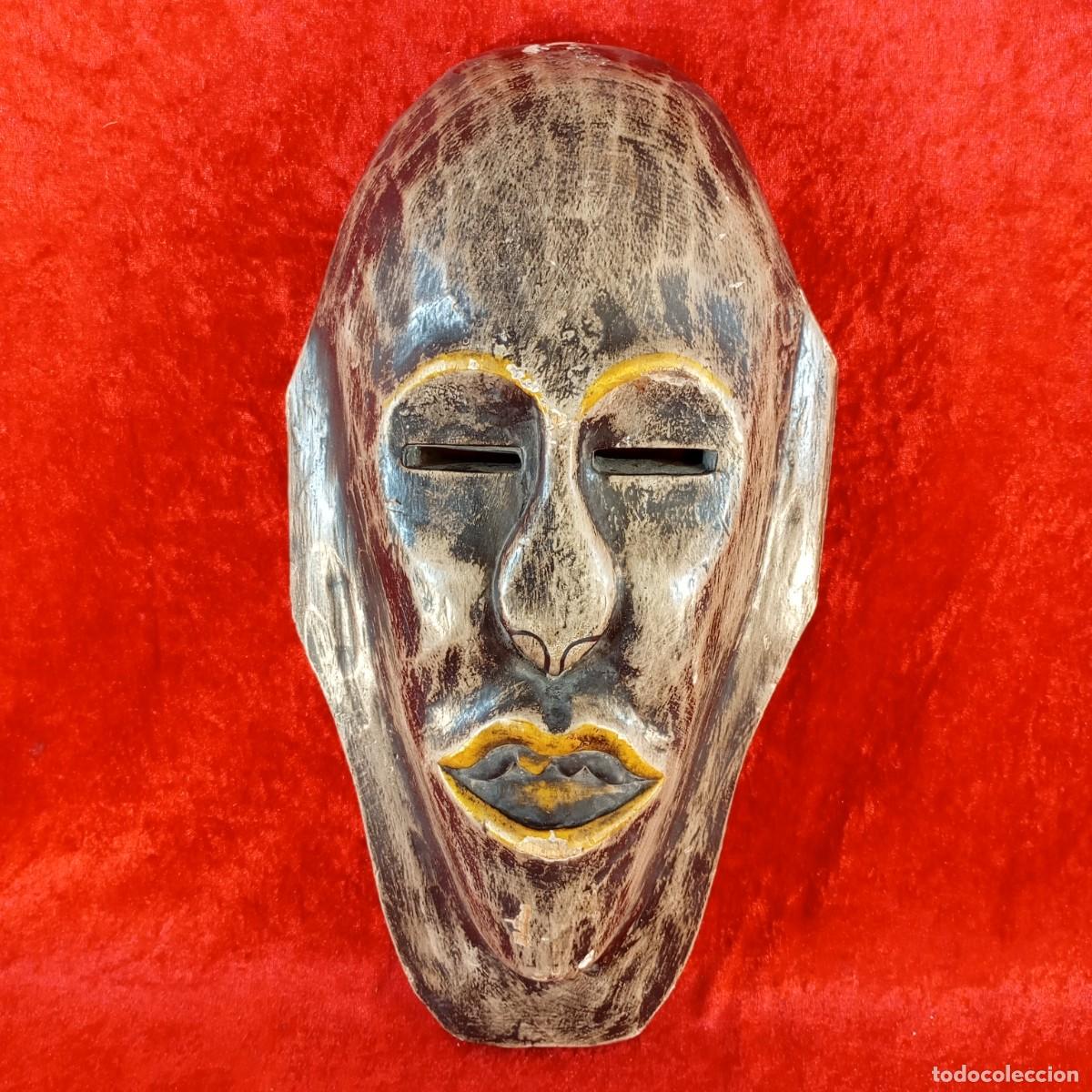 Kunst: M&Aacute;SCARA AFRICANA TRADICIONAL - MADERA TALLADA - REP&Uacute;BLICA EL CONGO - SIGLO XX - 21 X 39 CM
