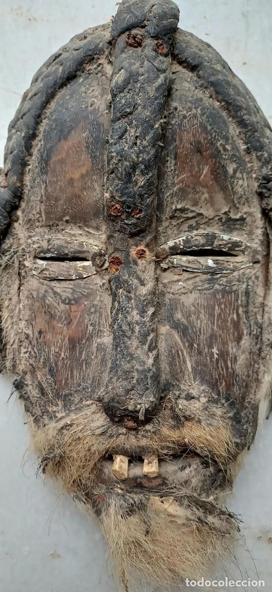 Arte: M&aacute;scara Tradicional Dan / Gere &ndash; Costa de Marfil &ndash; Madera, Pelo Animal y Dientes (25 cm)