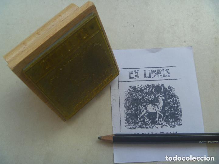 Arte: TAMPON DE CAUCHO CON EXLIBRI REPRESENTANDO UN CIERVO. EN ESTUCHE. - Foto 1