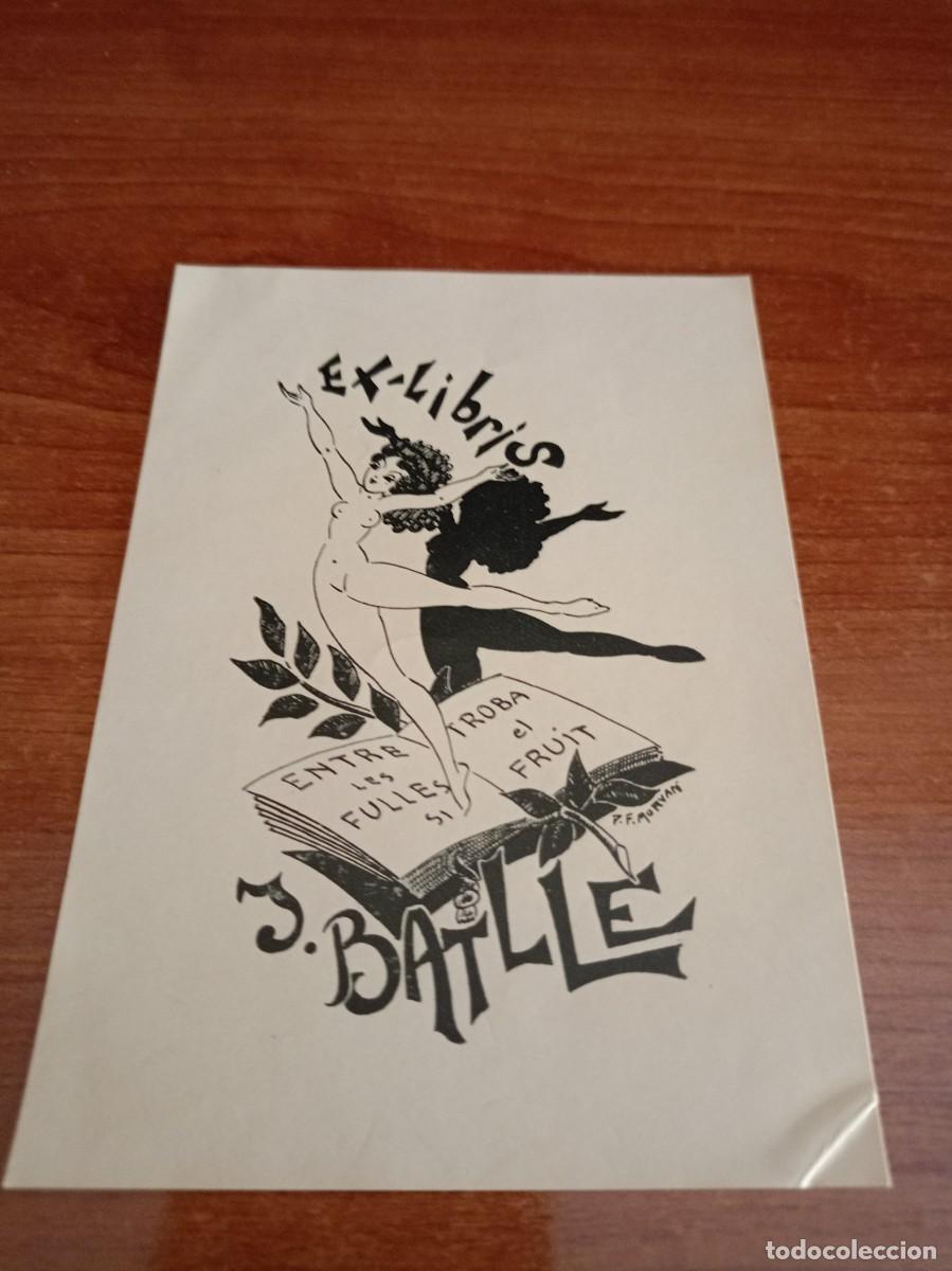 Arte: Exlibris P.F.Morva. Mujer desnuda de pie sobre un libro abierto
