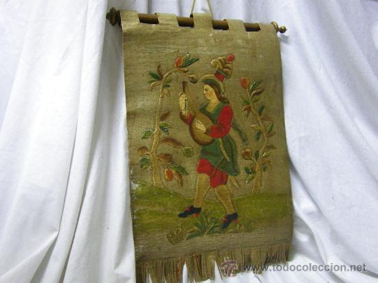 Art: BANDERIN EN CUERO REPUJADO-FIRMADO LAPAYESE