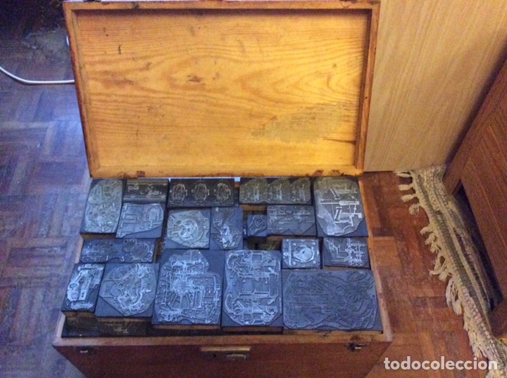 Art: Caja con tipos imprenta libro motocicletas