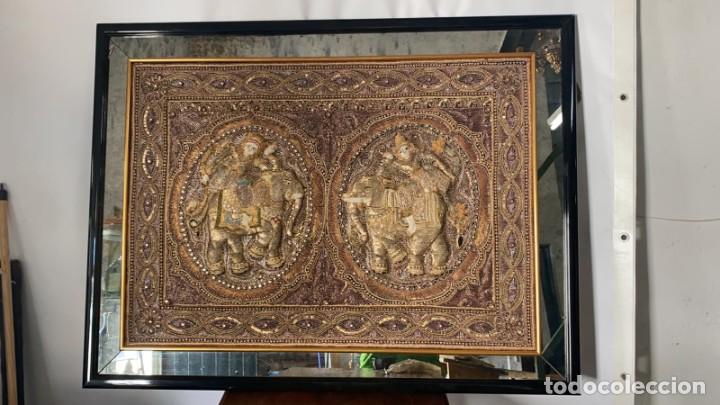 Kunst: CUADRO ANTIGUO DE TELA BORDADA DE ORIGEN HINDU CON ELEFANTES 90 CMS. ALTO X 70 ANCHO BUEN ESTADO