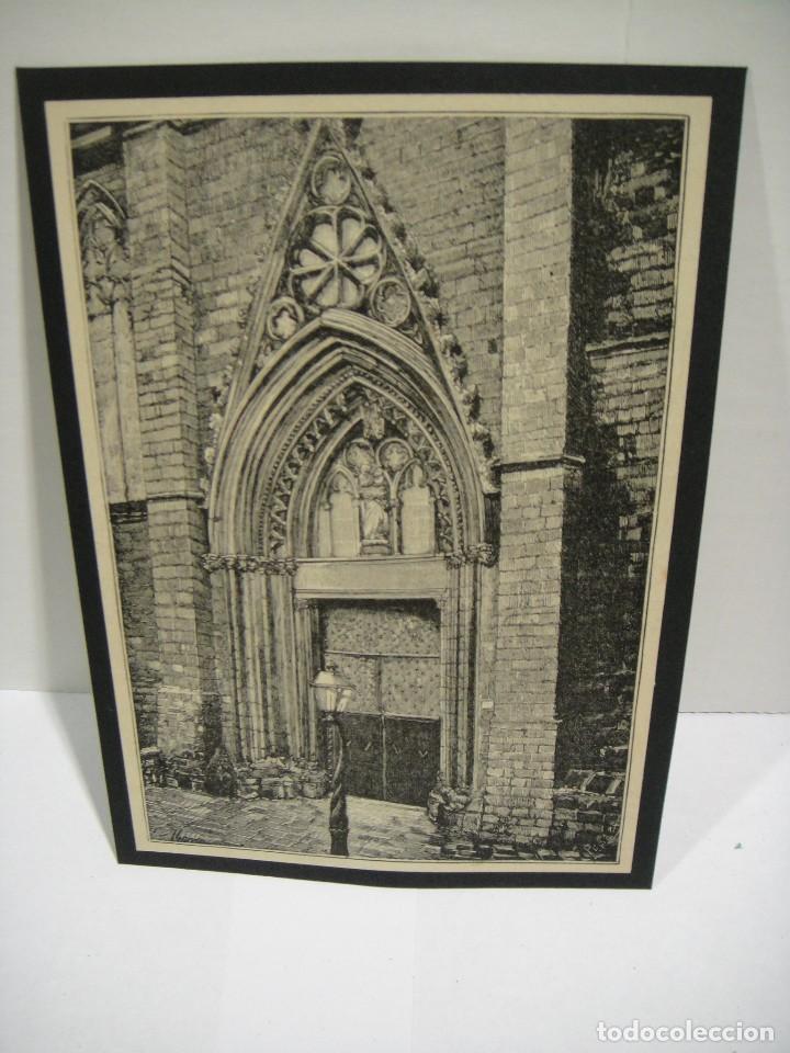 Arte: puerta principal de la catedral de manresa