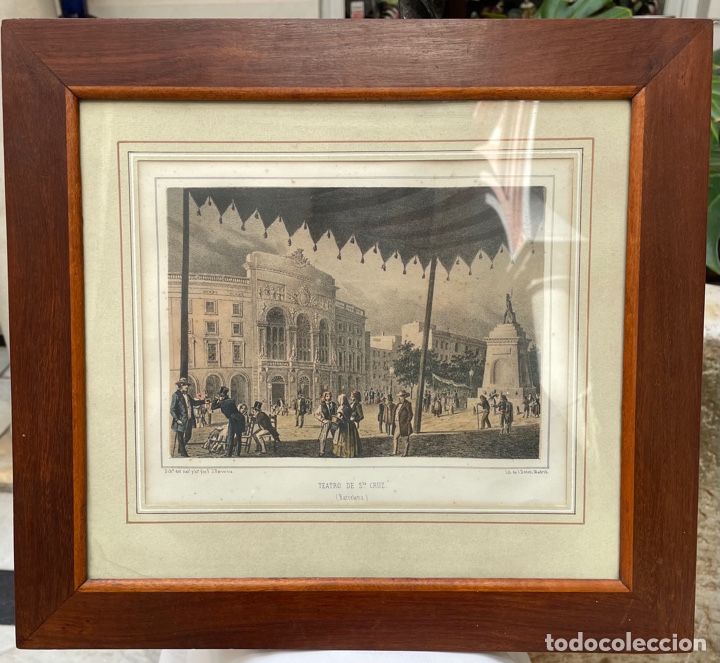 Art: Pareja de grabados del siglo XX con marco de caoba. 37,5 cm de alto x 34 cm de ancho