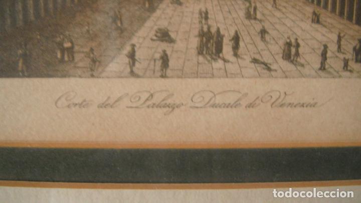 Arte: LAMINA DE LA CORTE DEL PALACIO DUCAL DE VENECIA - Foto 3