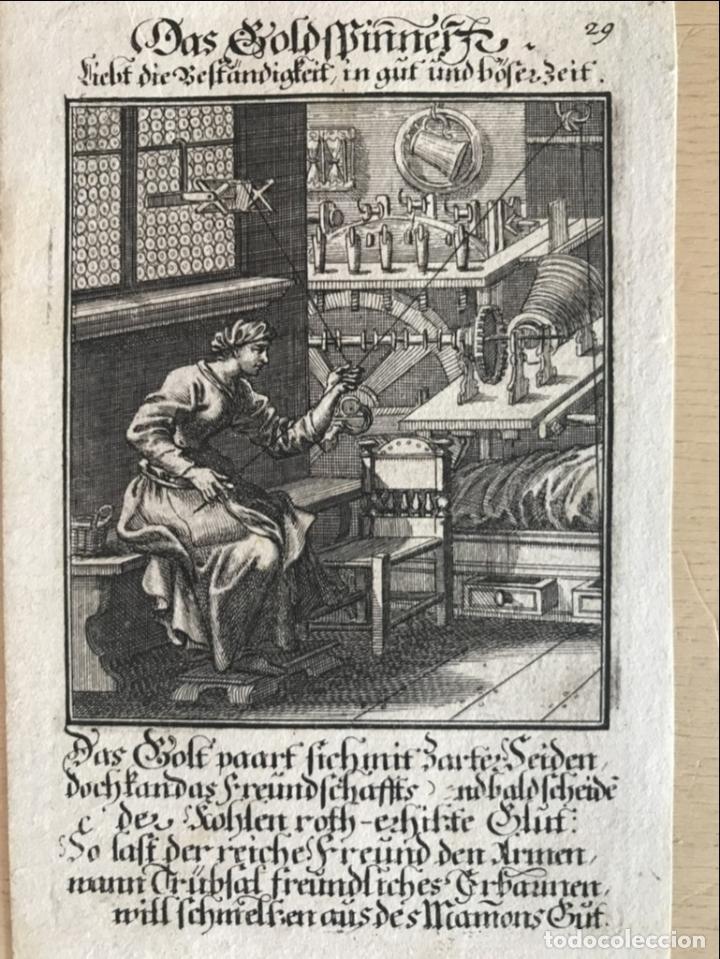 Arte: Hilandera en su taller textil, 1699. Luyken / Weigel - Foto 3