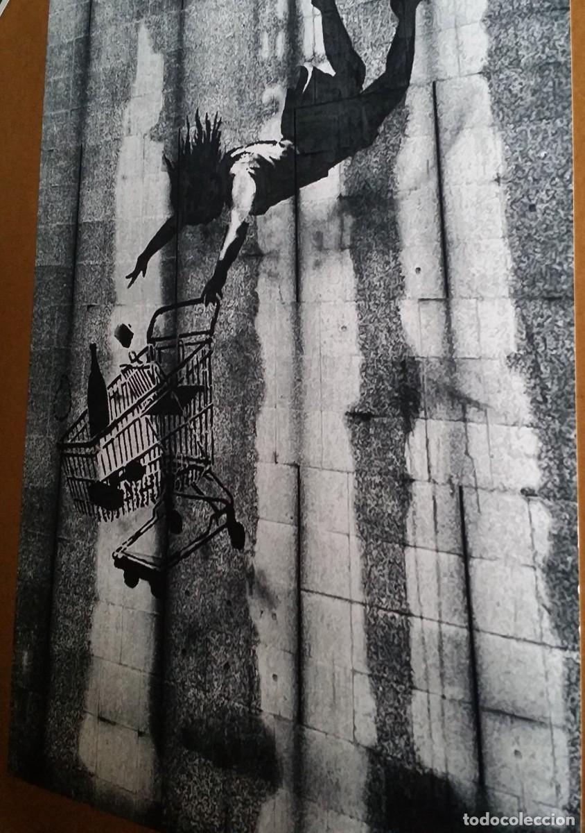 Arte: Banksy: Falling Shopper, 2011. Gicl&eacute;e. - Foto 7