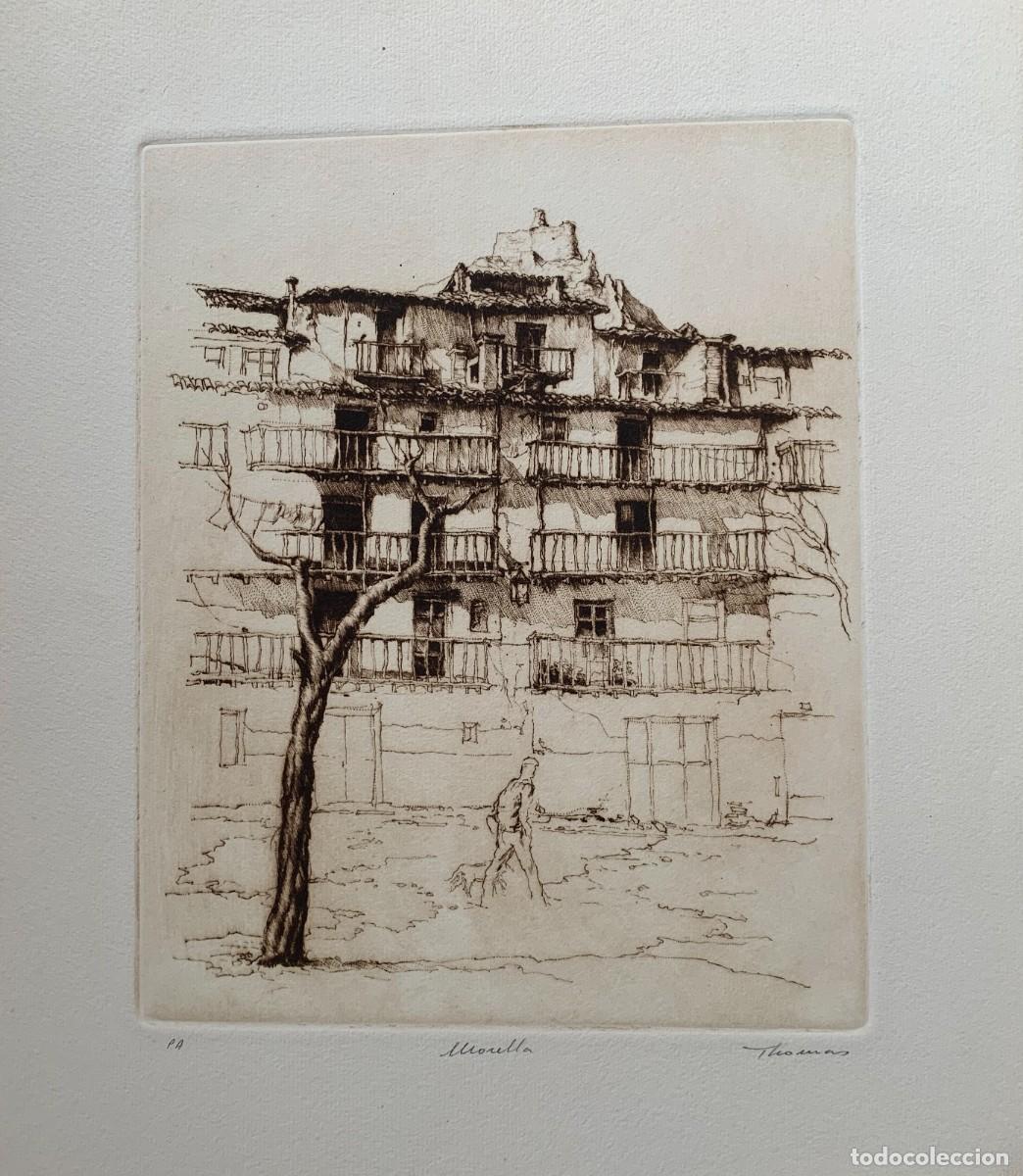 Arte: Castell&oacute;n. Morella. Grabado de casas del puebo de Morella firmado por Thomas