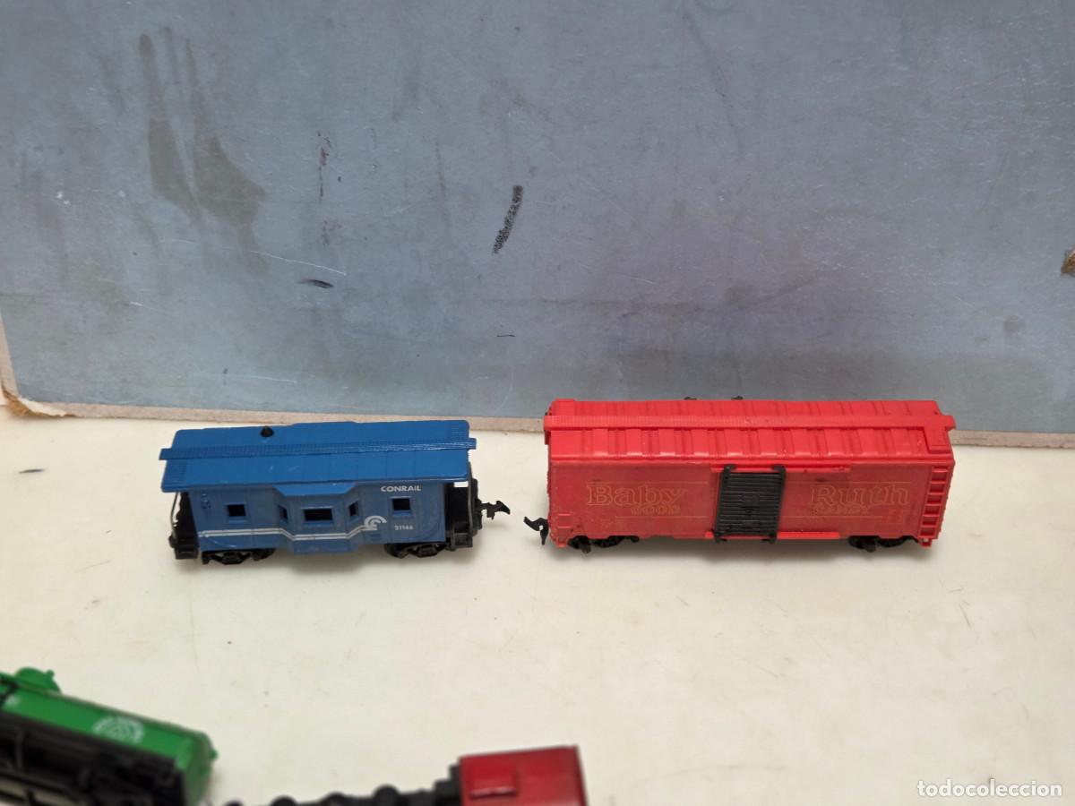 Arte: 2 vagones de trenes antiguos