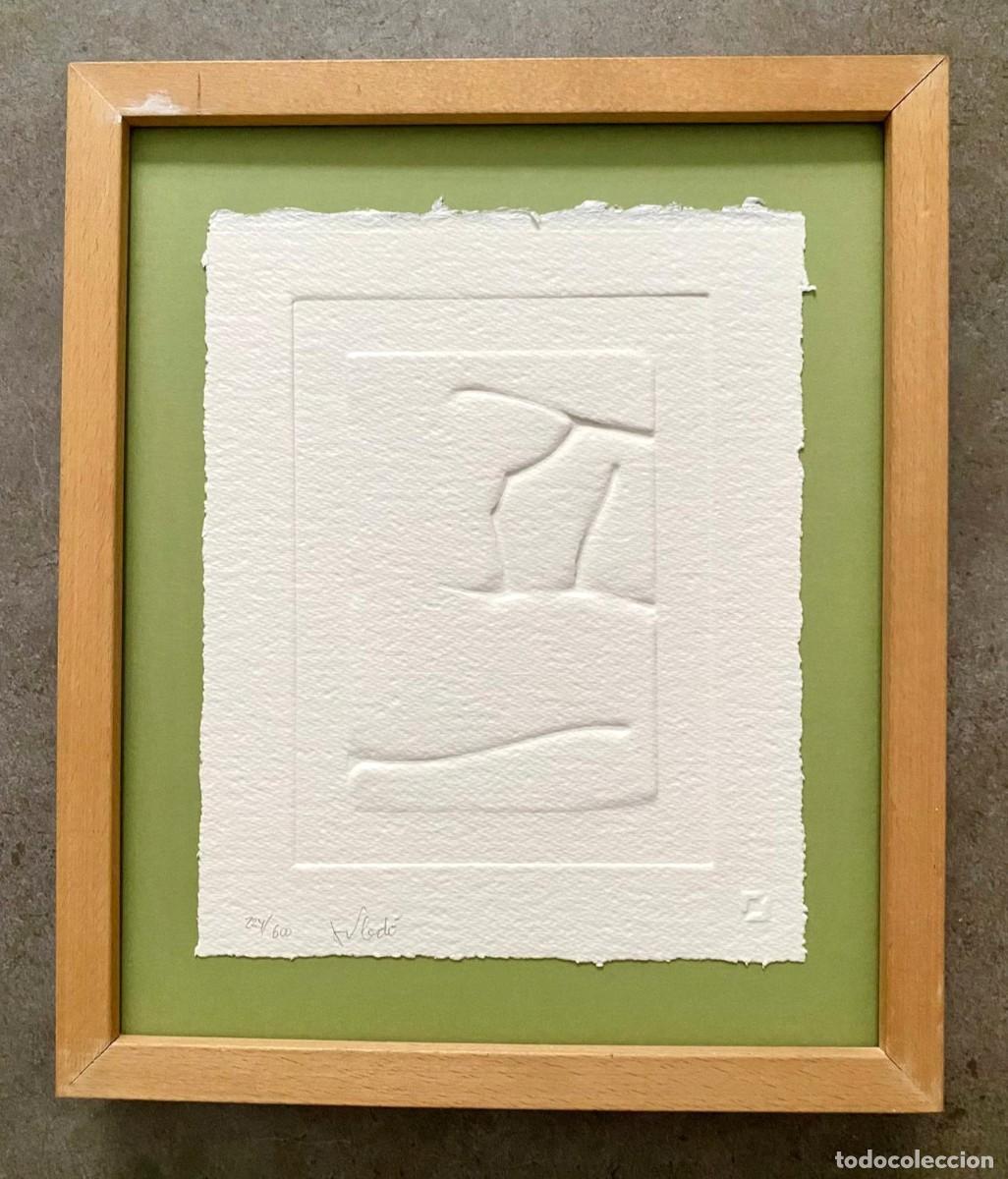 Arte: Pep Cod&oacute;, gofrado en relieve, 1999, titulado Sintesitres, firmado, tiraje 224 / 600, con marco.