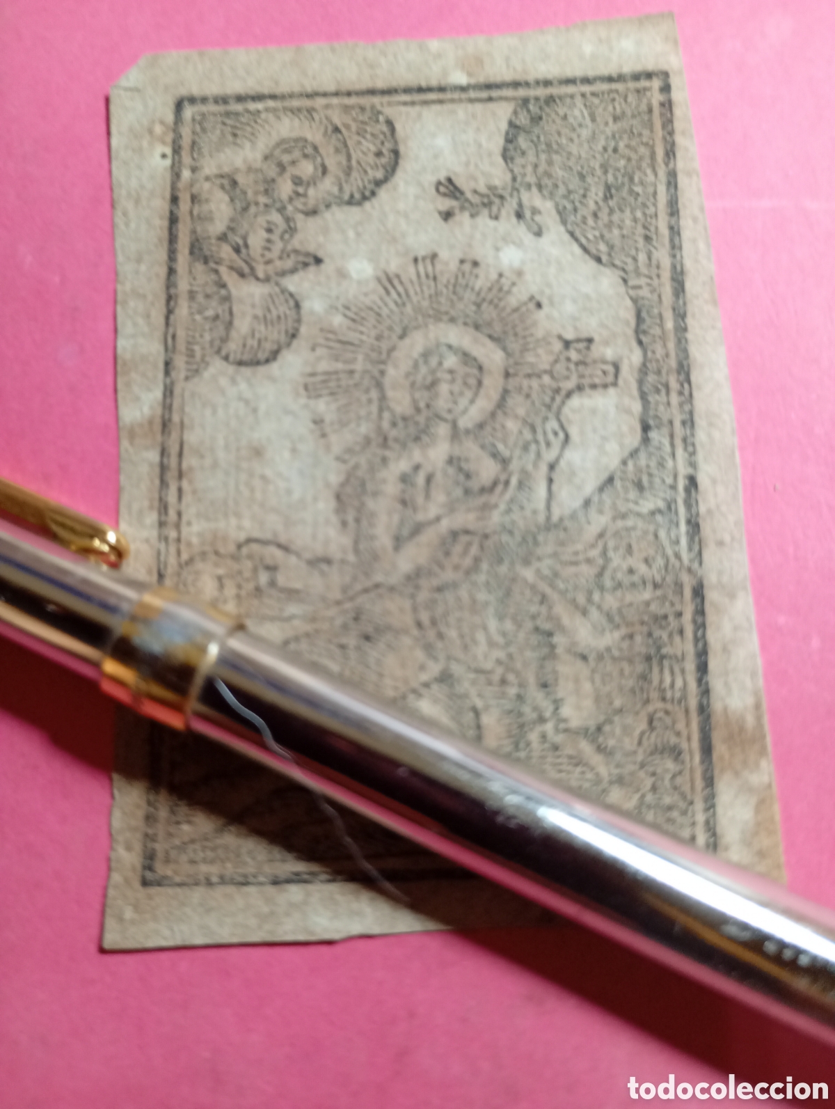 Arte: antiguo y peque&ntilde;o grabado con virgen o santa sujetando una gran cruz