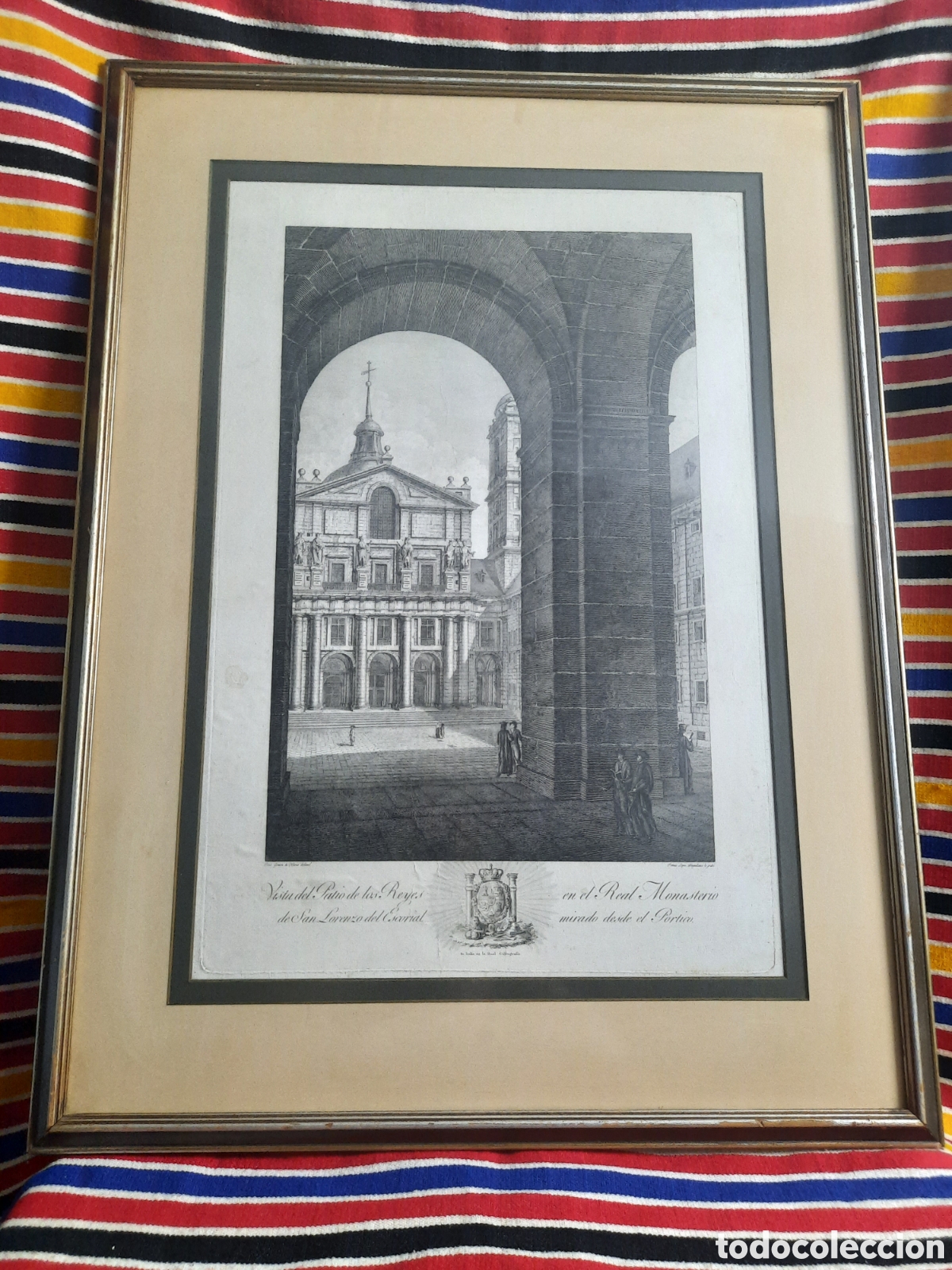 Arte: Grabado Antiguo &laquo;Vista del Patio de los Reyes de San Lorenzo del Escorial mirado desde el P&oacute;rtico.