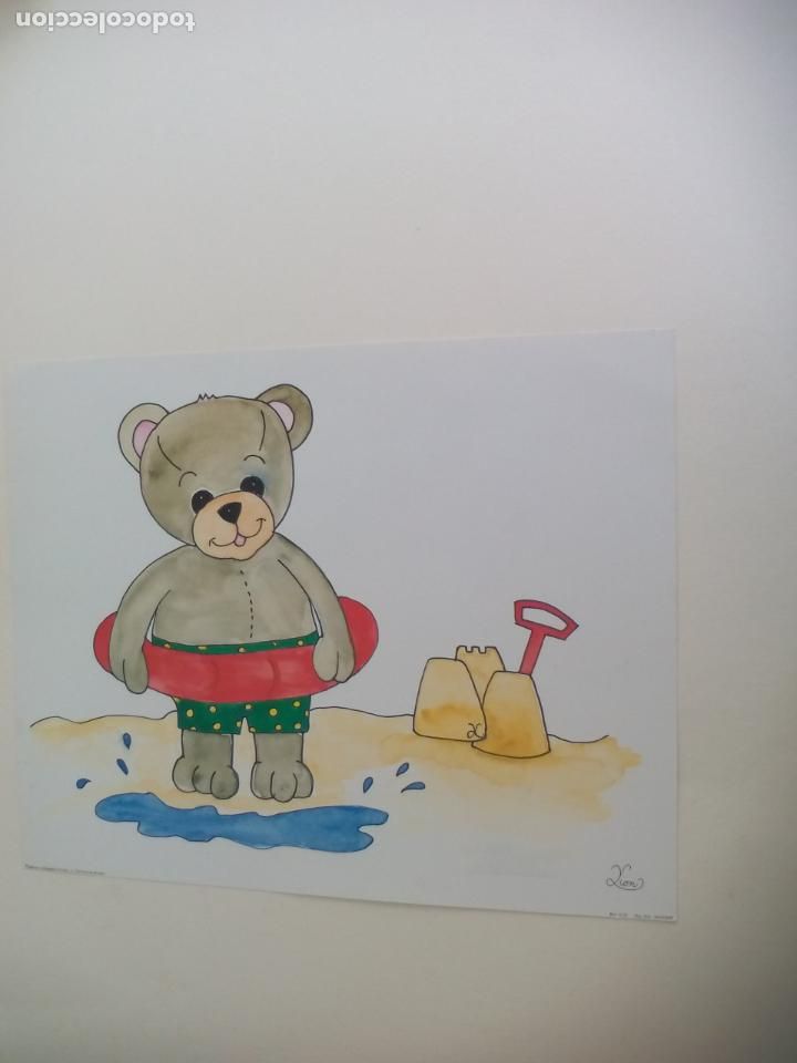 Kunst: LION. LAMINA INFANTIL OSO OSITO EN LA PLAYA. LAMINAS Y LITOGRAF&Iacute;AS NAVARRA. 2000 . 24 X 30 CM