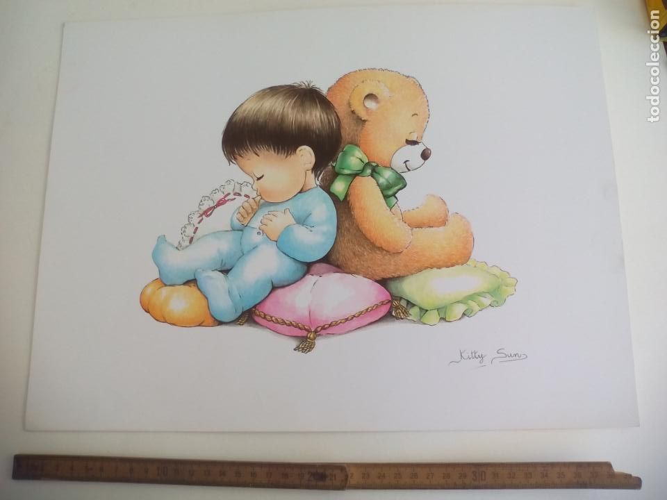 Art: LAMINA. KITTY SUN. NI&Ntilde;O, BEBE CON OSITO DE PELUCHE. TALLEDA. BARCELONA.1990. 40,5 X 30,5 CM