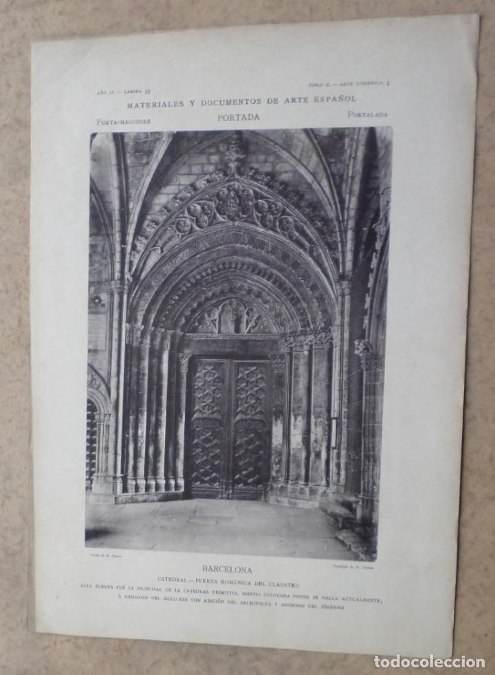 Arte: BARCELONA - catedral puerta rom&aacute;nica del claustro