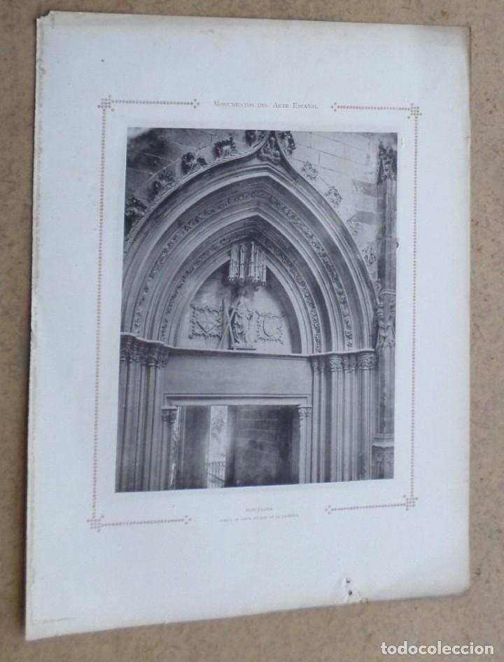 Art: BARCELONA puerta de Santa Eulalia de la catedral - Monumento del arte espa&ntilde;ol