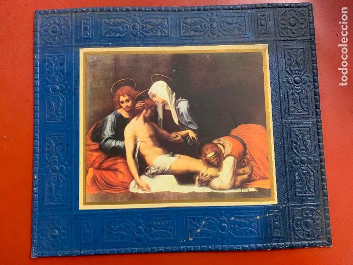 Art: LA LAMENTACION SOBRE EL CRISTO MUERTO. Preciosa lamina antigua con marco en carton en relieve.