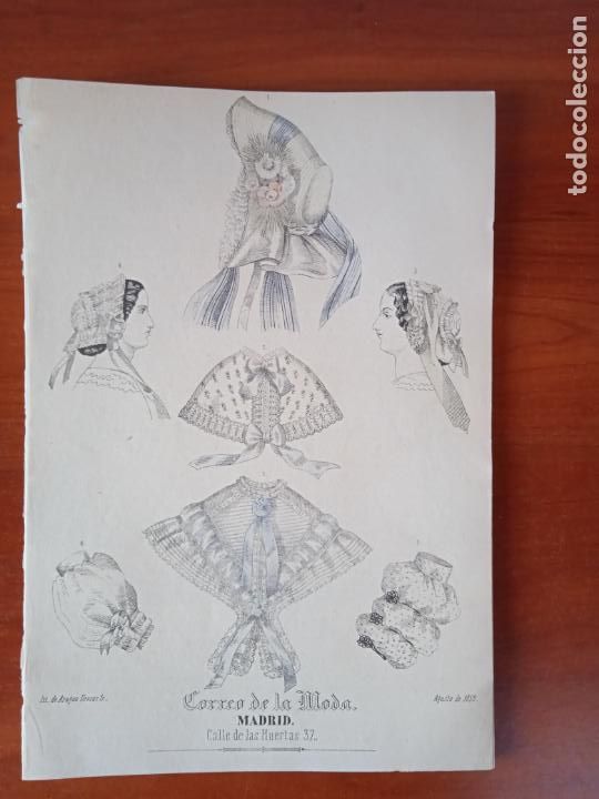 Arte: L&aacute;mina Correo de la moda. Tocados y complementos.