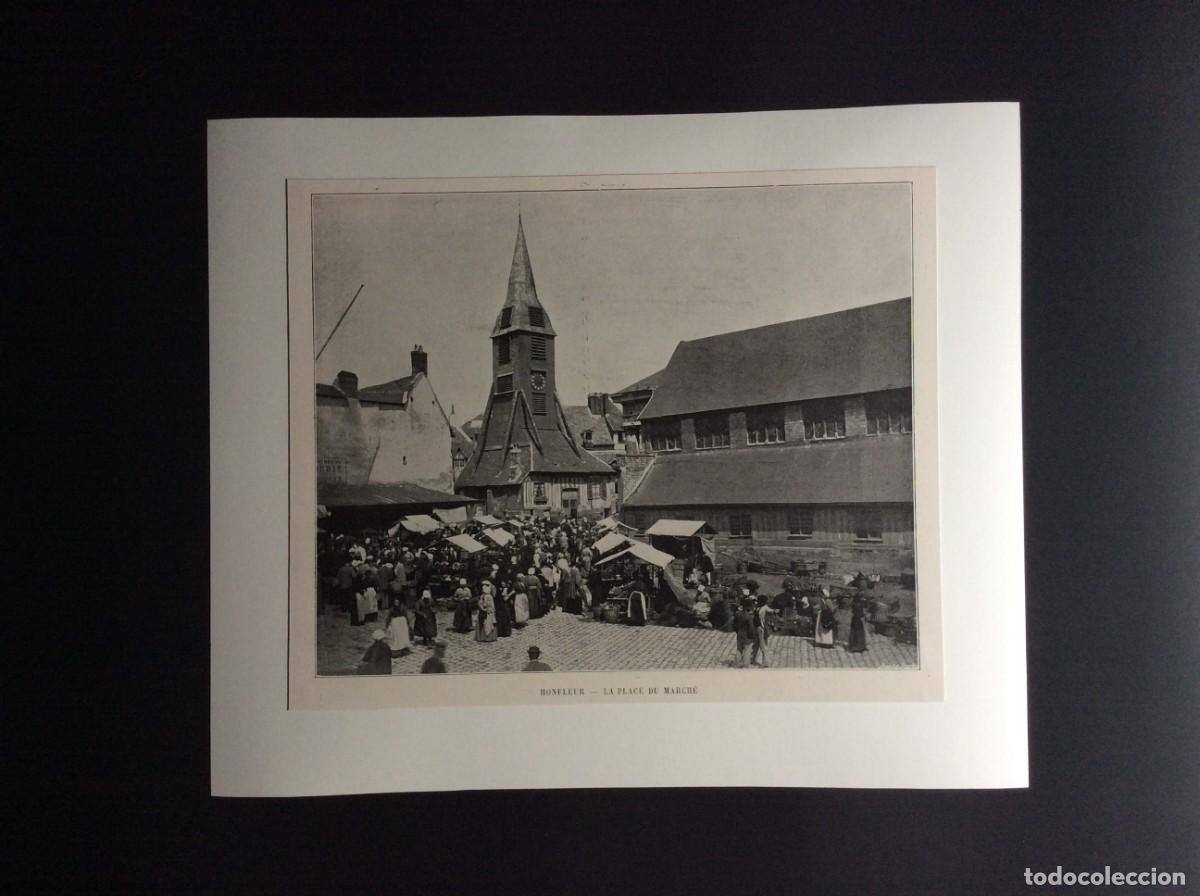 Arte: Honfleur - La Place du march&eacute;. ( Fran&ccedil;a ). Estampa fotogr&aacute;fica monocrom&aacute;tica do s&eacute;culo XIX