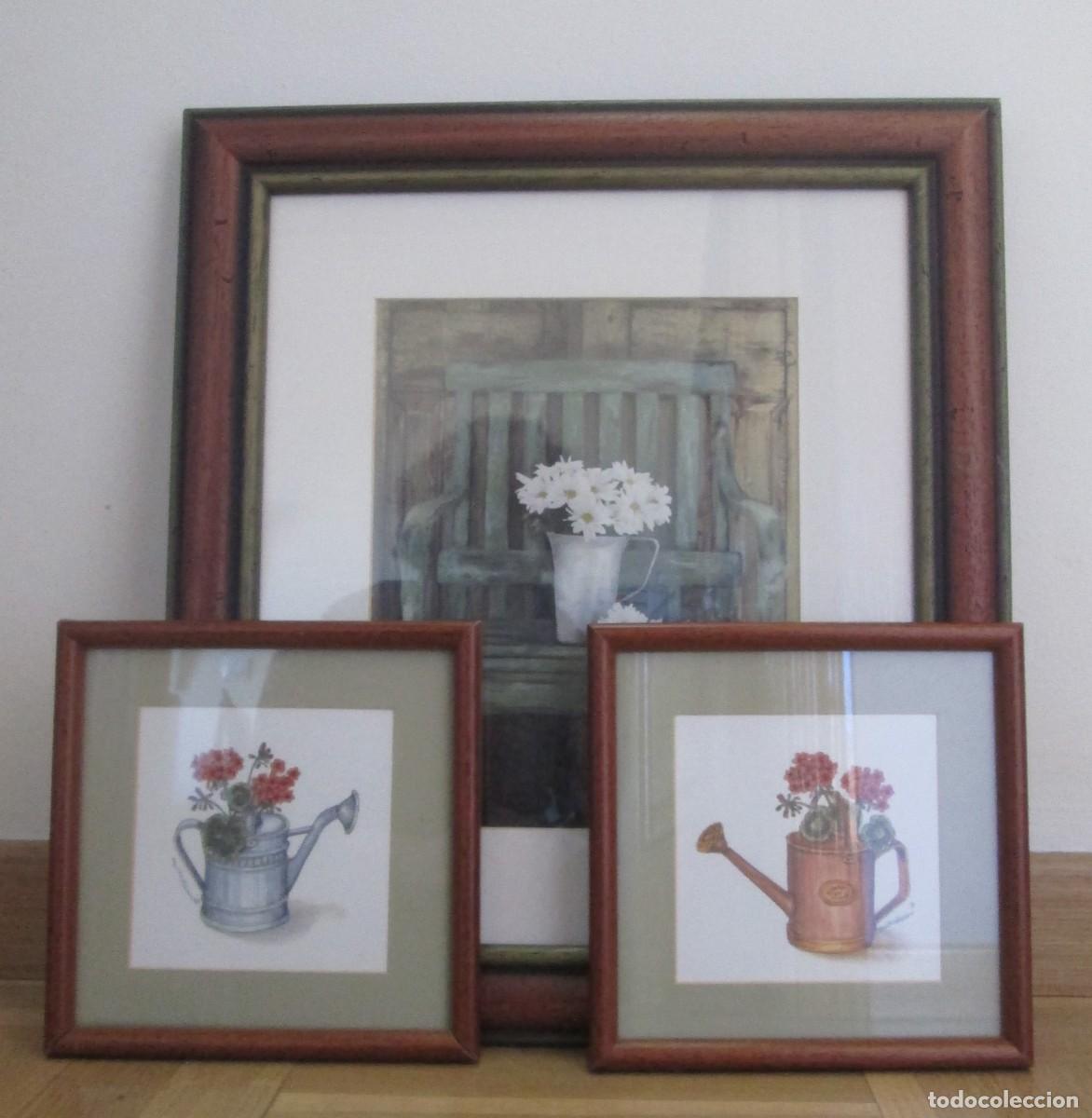 Arte: L&aacute;minas con motivos florales enmarcadas en madera con cristal y paspart&uacute;.