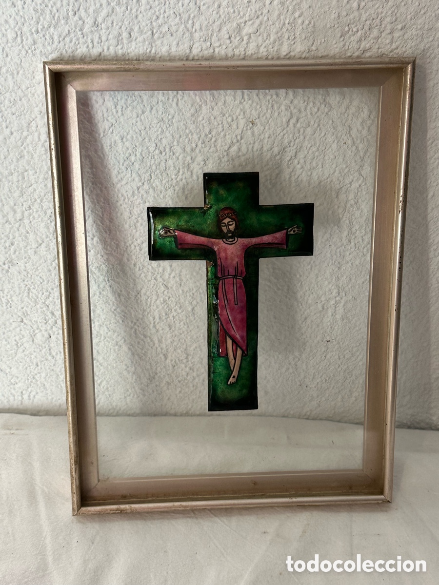 Arte: Crucifijo esmalte al fuego sobre cobre en marco flotante doble cristal