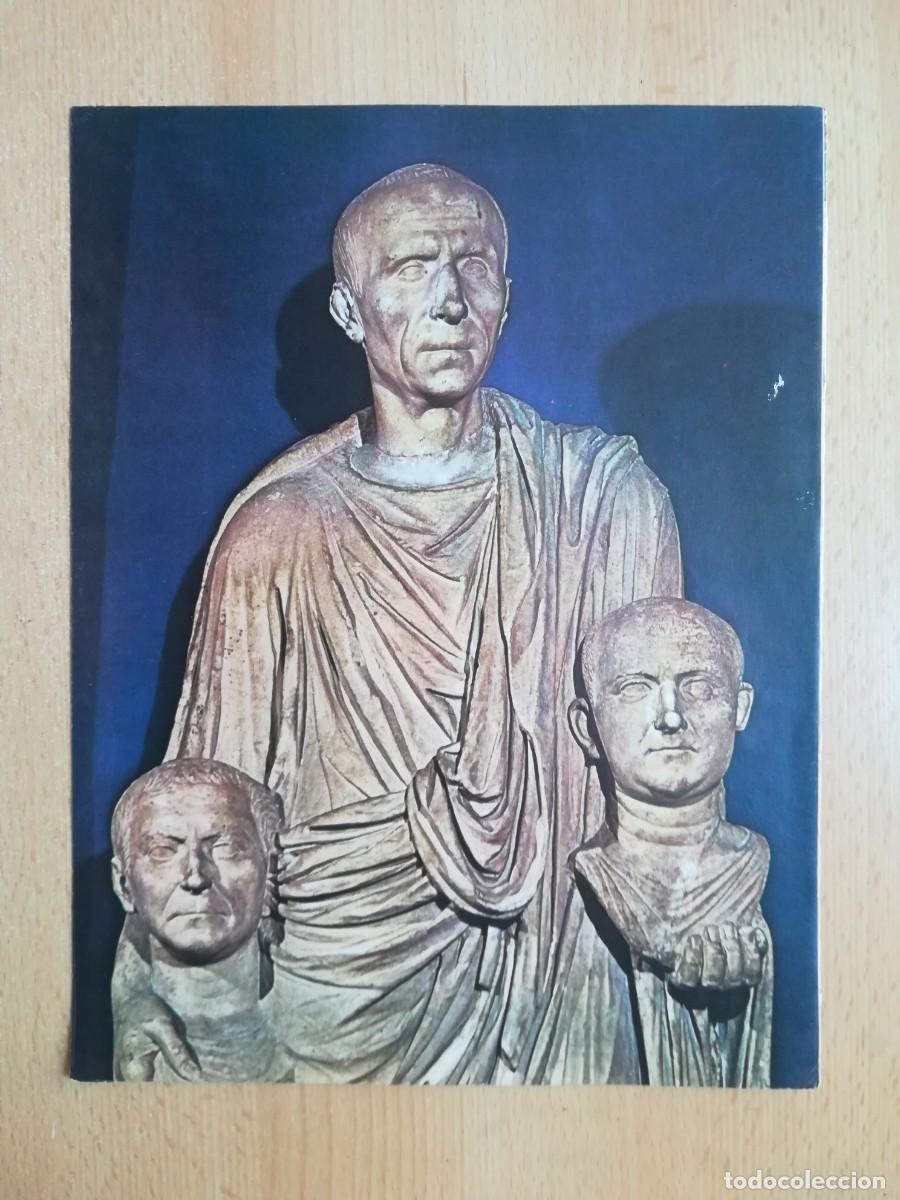 Arte: L&aacute;mina N&ordm; 23. Arte romano. Patricio con los bustos de sus antepasados. Historia del Arte.