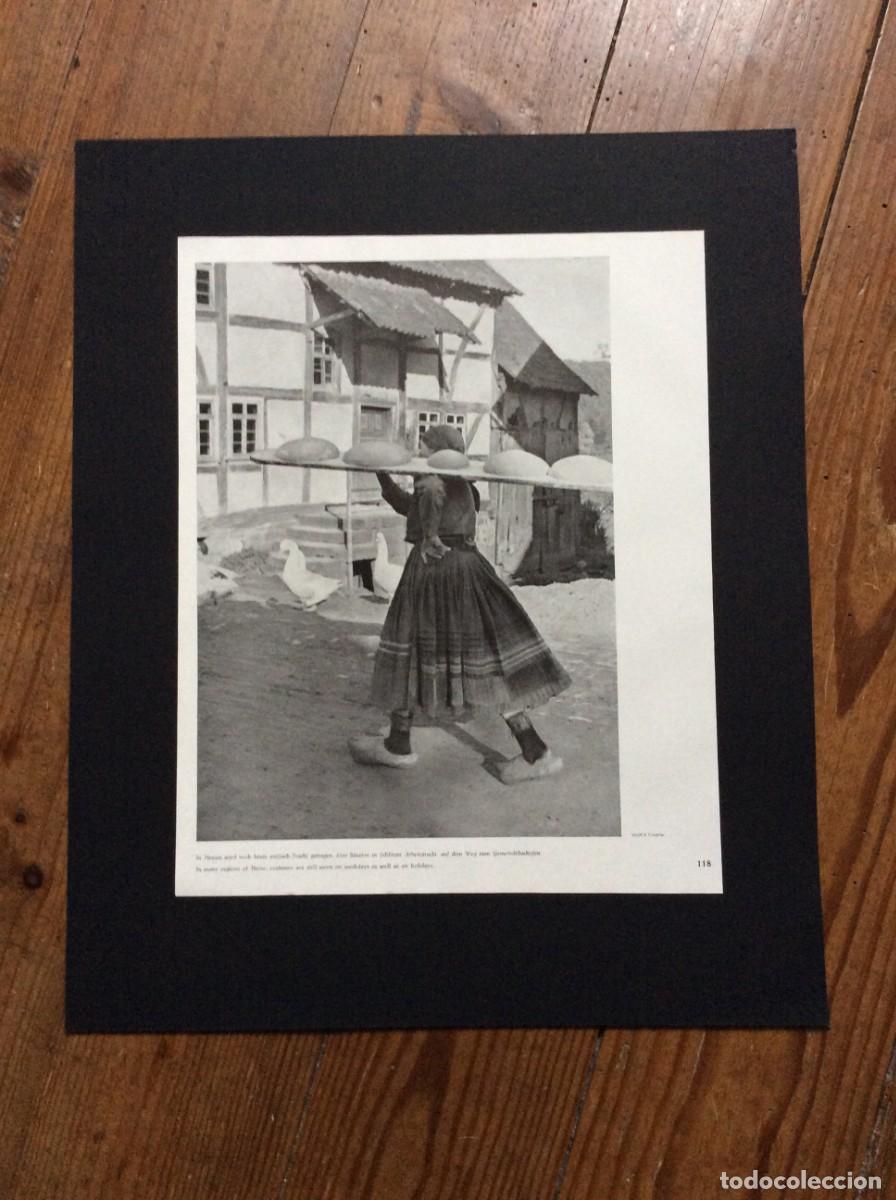 Arte: Costumes, vilas, paisagens rurais e urbanas, cidad&atilde;os da Alemanha p&oacute;s - guerra, 1950. L&aacute;mina fotog