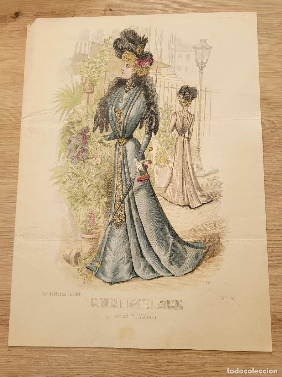 Arte: LAMINA ANTIGUA 900 LA MODA ELEGANTE ILUSTRADA FIGURIN COLOR VESTIDO AZUL BOA PIEL N 12 37.5X27cm
