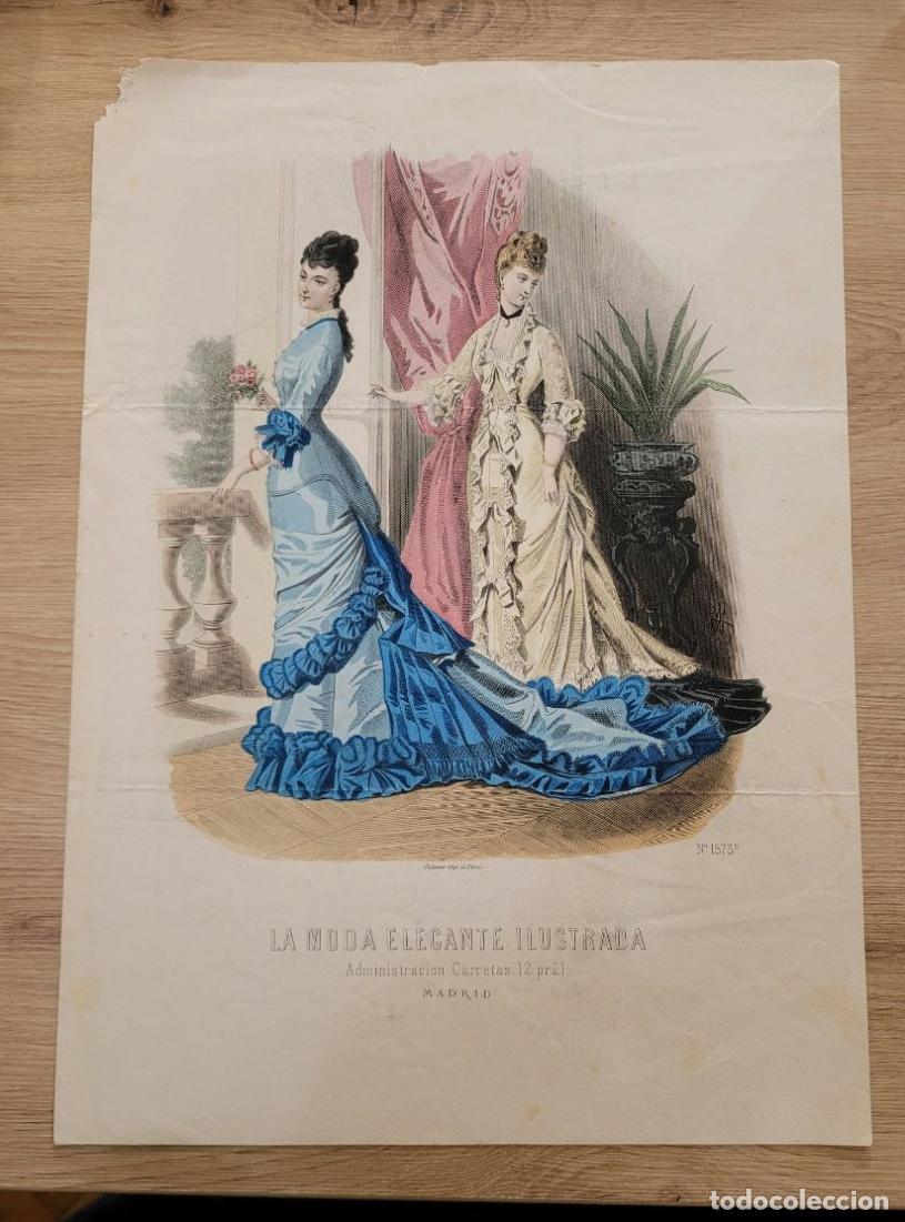 Arte: LAMINA ANTIGUA 1880 LA MODA ELEGANTE ILUSTRADA FIGURIN COLOR N 1573 VESTIDO AZUL. 37.5X27cm ESPA&Ntilde;A S
