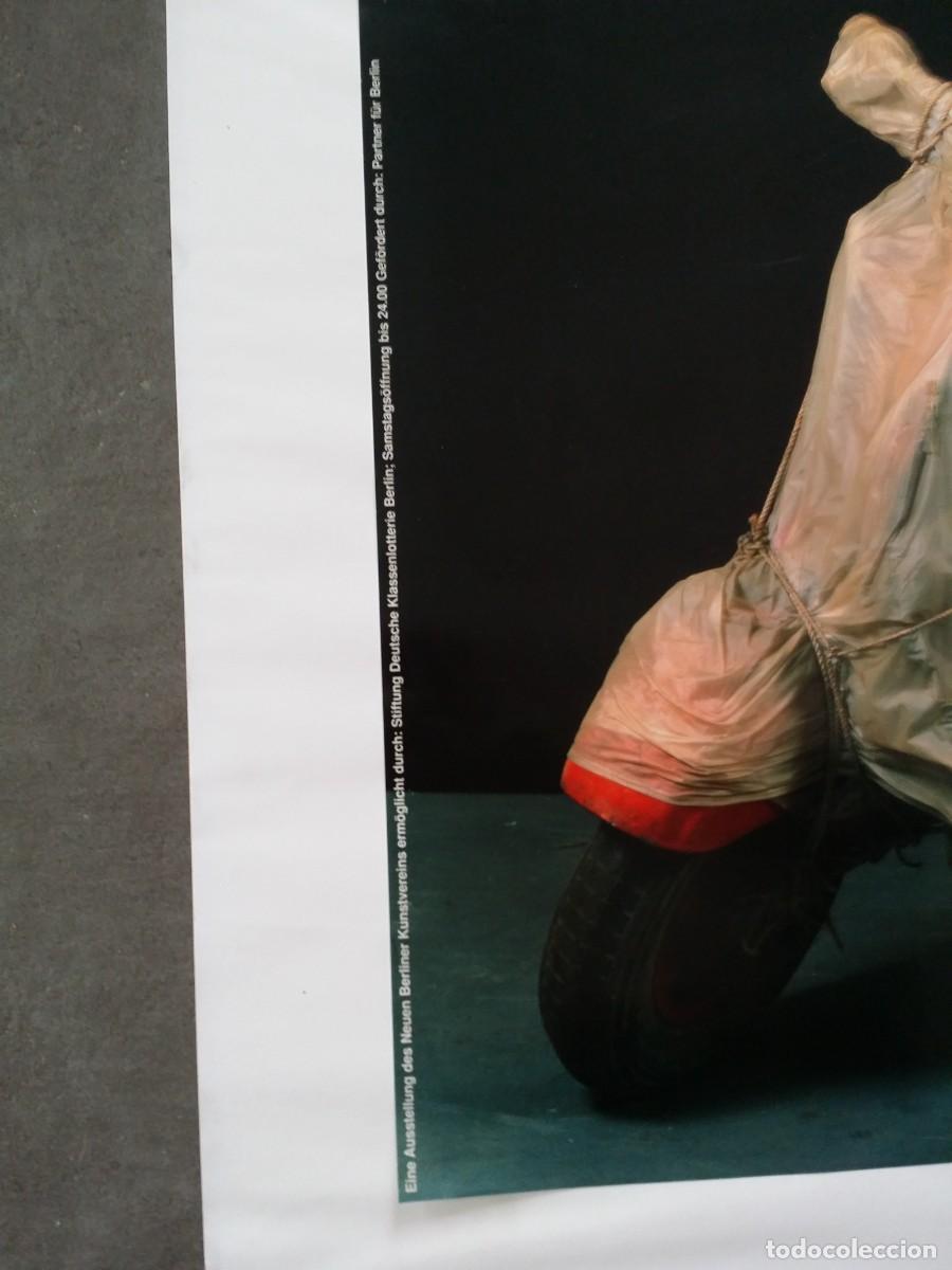 Arte: Christo: Wrapped Vespa, 2001 - Foto 6