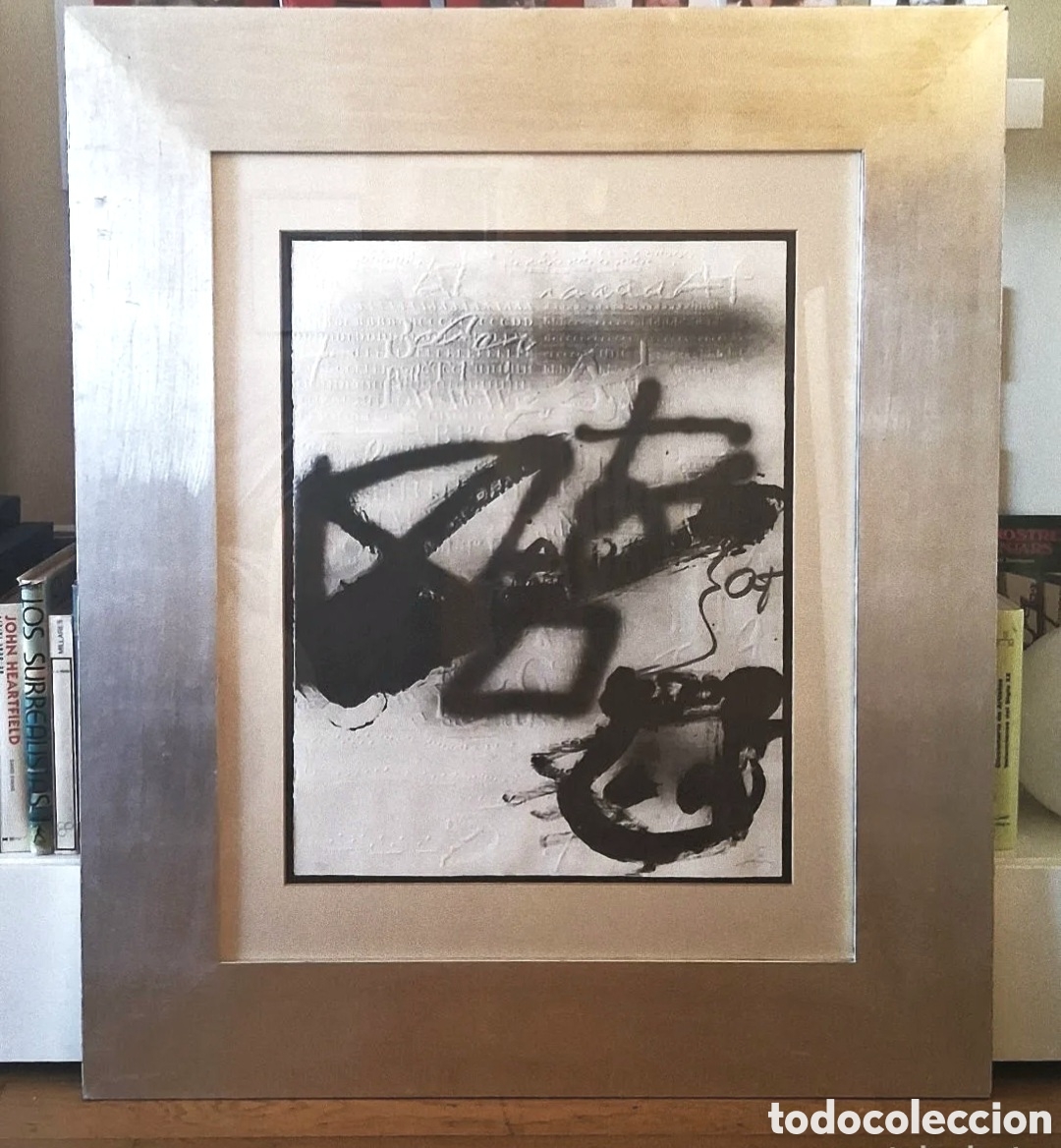 Arte: ANTONI T&Aacute;PIES (BARCELONA 1923-2013) LITOGRAF&Iacute;A ENGOFRADA (70 x 54) n&ordm; 35/75 FIRAMADA A L&Aacute;PIZ (1987)