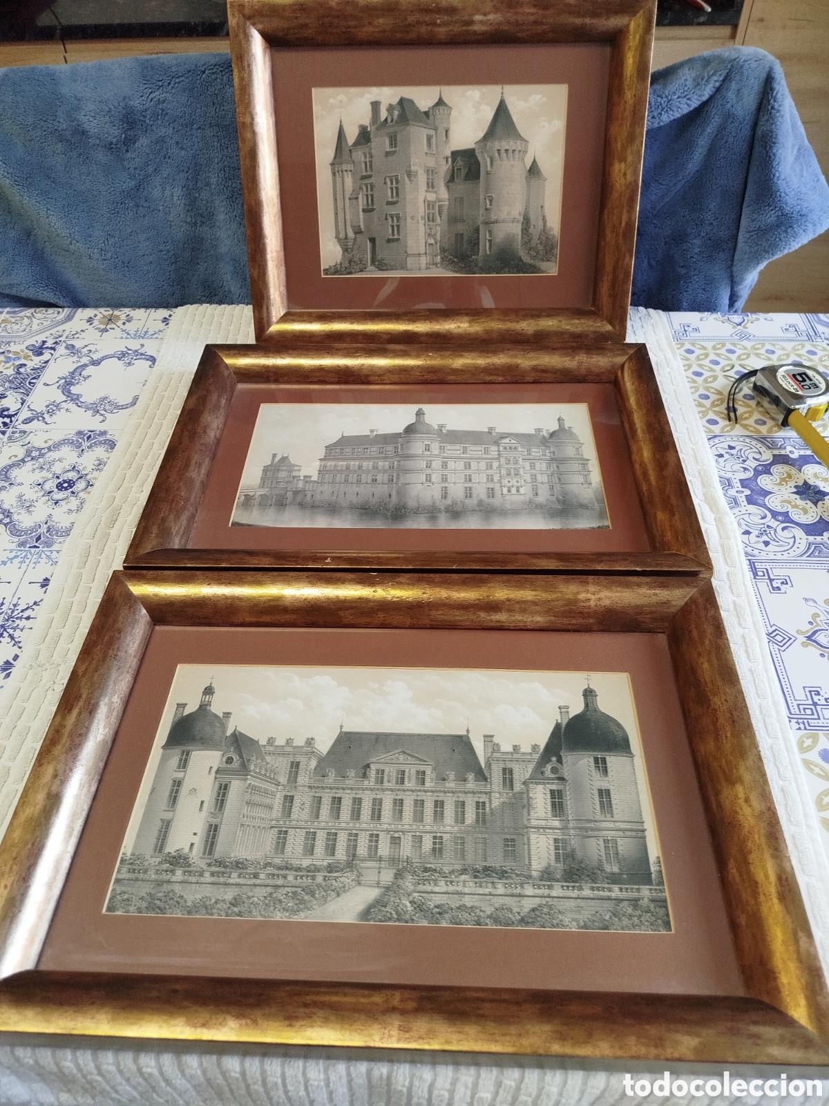 Arte: Tres cuadros con litograf&iacute;as originales sobre castillos franceses.