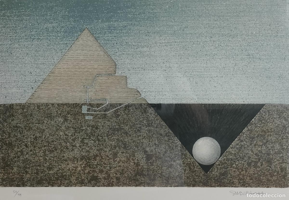 Arte: COMPOSICI&Oacute;N METAF&Iacute;SICA CON PIR&Aacute;MIDE. J.M SUBIRACHS. LITOGRAF&Iacute;A SOBRE PAPEL. 53/99. ESPA&Ntilde;A. XX