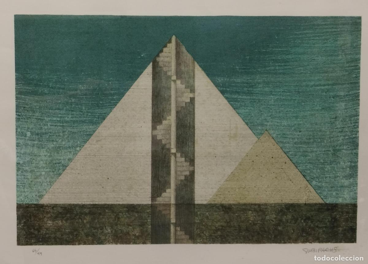 Arte: COMPOSICI&Oacute;N METAF&Iacute;SICA CON PIR&Aacute;MIDES. J.M SUBIRACHS. LITOGRAF&Iacute;A SOBRE PAPEL. 64/99. ESPA&Ntilde;A. XX
