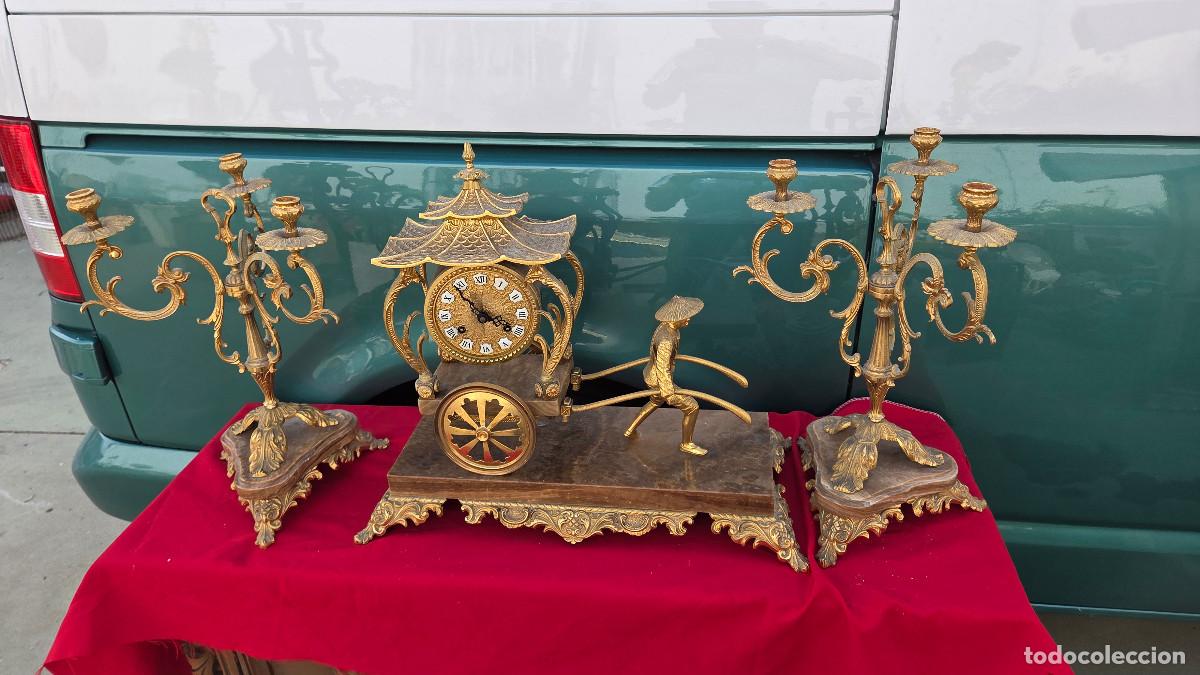 Arte: reloj de bronce con 2 candelabros