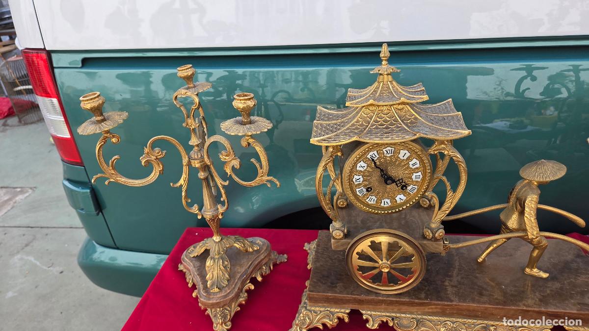 Arte: reloj de bronce con 2 candelabros - Foto 3