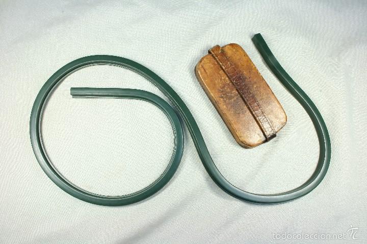 Arte: Conjunto de regla de curvas y pesa. S.XX - Foto 1