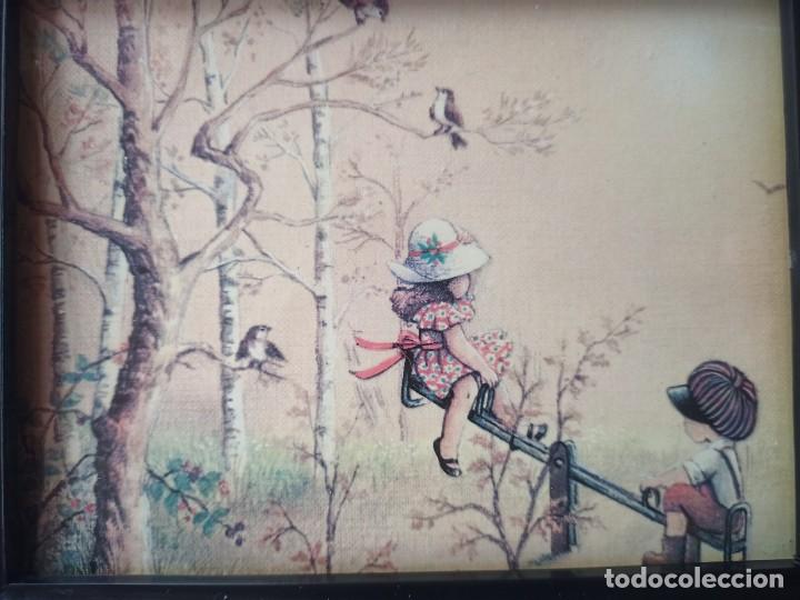 Arte: Dos marcos peque&ntilde;os que representan a dos ni&ntilde;os jugando, conjunto - Foto 3