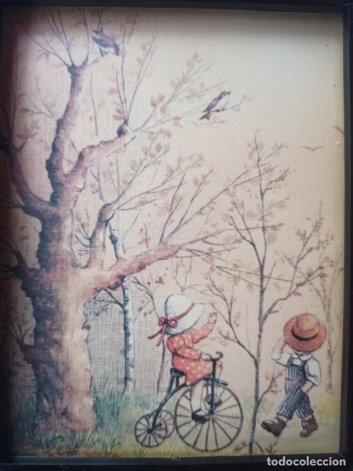 Arte: Dos marcos peque&ntilde;os que representan a dos ni&ntilde;os jugando, conjunto - Foto 4
