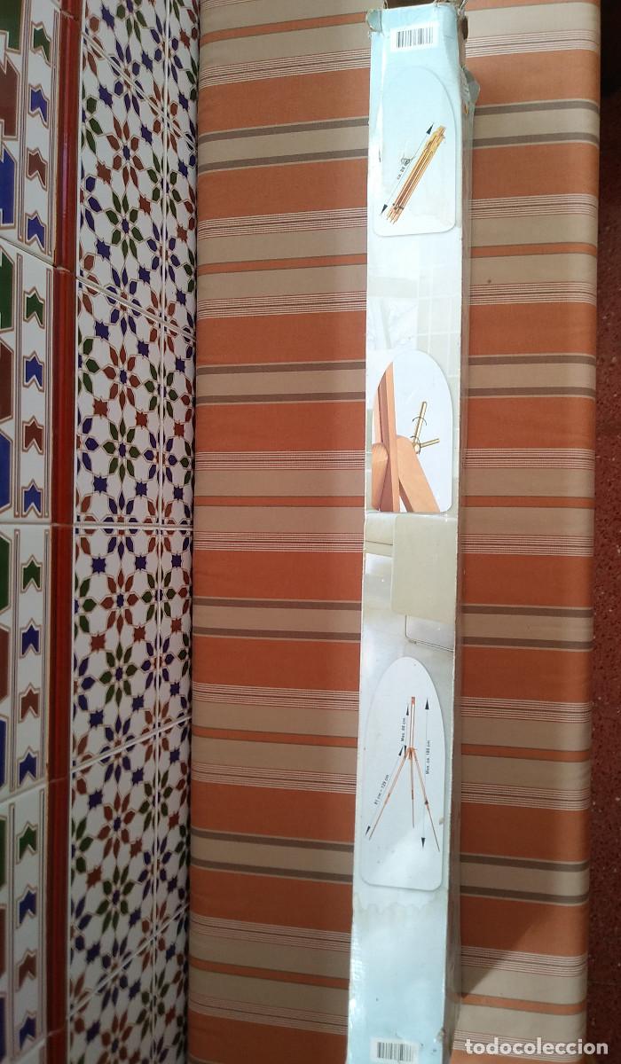 Arte: CABALLETE DE PIE DE MADERA. - Foto 3