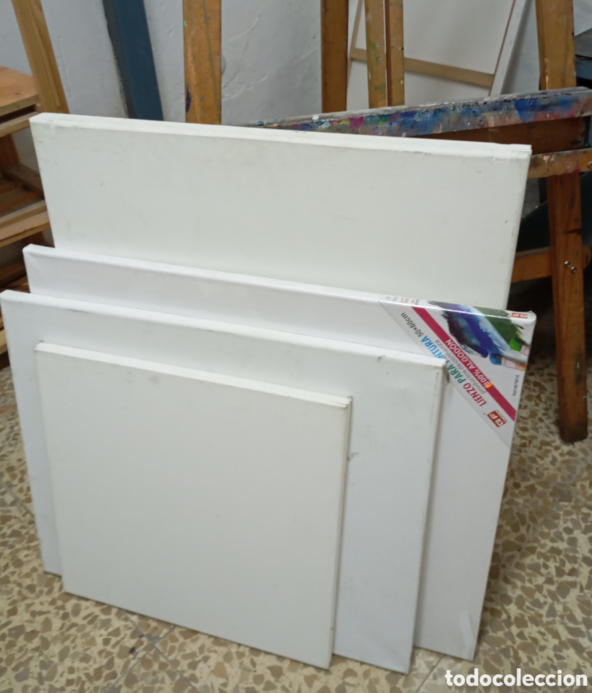 Art: Lote 4 lienzos en perfecto estado por cese de actividad