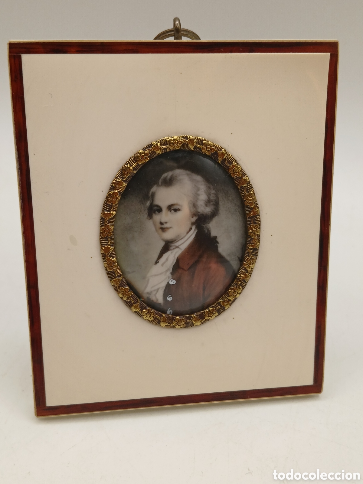 Arte: Miniatura. Retrato caballero. &Oacute;leo sobre marfil, cristal de protecci&oacute;n convexo. Francia siglo XIX