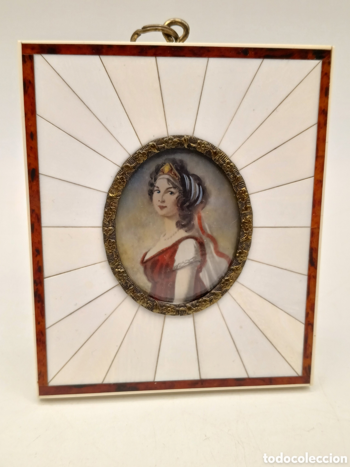 Arte: Miniatura. Retrato dama. &Oacute;leo sobre marfil cristal de protecci&oacute;n convexo. Francia, siglo XIX