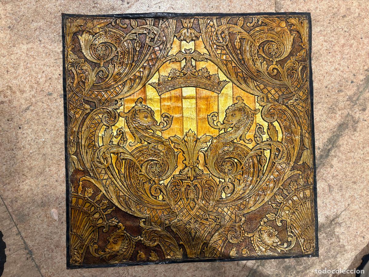 Arte: guadamec&iacute; espa&ntilde;ol cordoban antiguo en piel policromada pintada al oro fino escudo ciudad de valencia